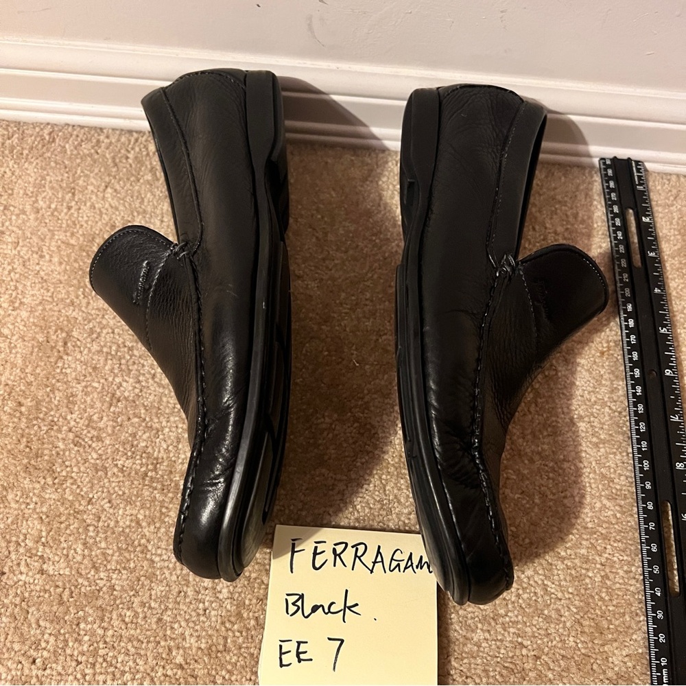 Salvatore Ferragamo black loafers Men's 7